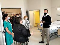 Po konferencji prasowej marszałek województwa Olgierd Geblewicz zwiedził nową medyczną przestrzeń.