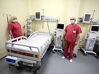 W budynku G Szpitala Wojewódzkiego w Szczecinie przy ul. Arkońskiej wyremontowano wnętrza W nich nowe są sale chorych, łóżka, aparatura medyczna i meble.