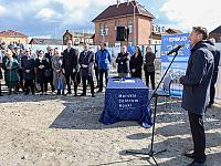 Zmieni oblicze szczecińskiej Łasztowni i zaznaczy związek z morzem Pomorza Zachodniego. Morskie Centrum Nauki w Szczecinie tworzy się! W poniedziałek 7 października odbyło się wmurowanie kamienia węgielnego pod budynek oraz podpisanie aktu erekcyjnego