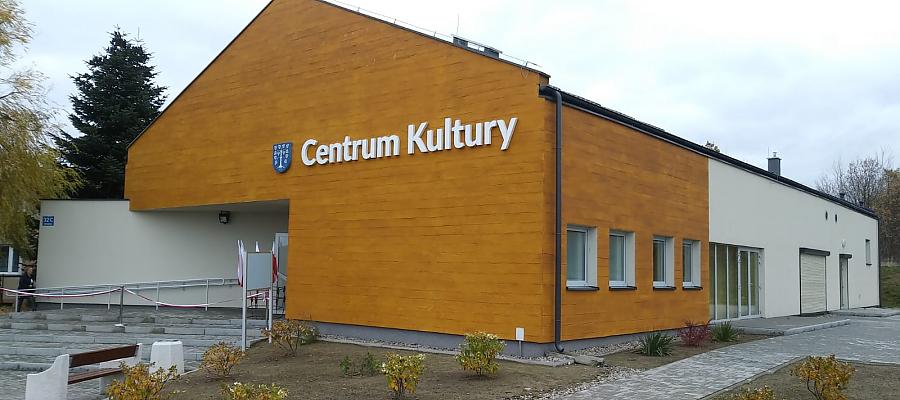 W Brzeżnie otwarto nowy budynek Centrum Kultury.