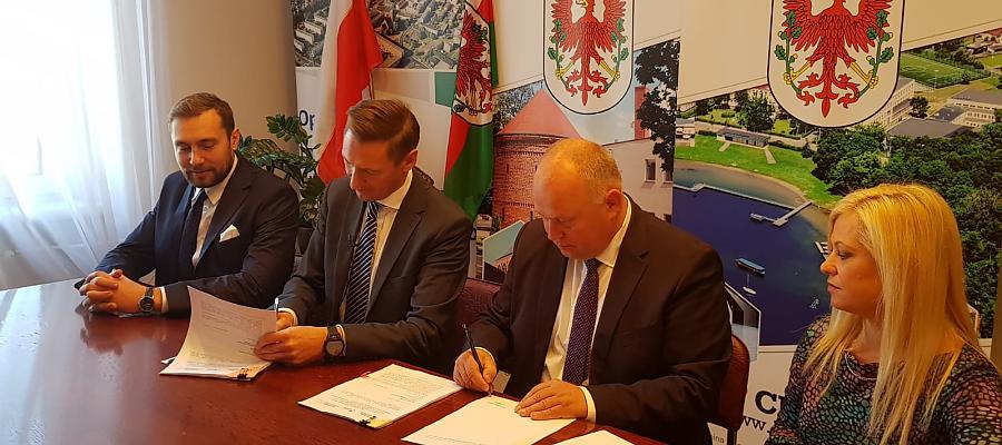 Dzięki środkom z Regionalnego Programu Operacyjnego dworzec kolejowy w Choszcznie doczeka się długo wyczekiwanego remontu. Dzięki środkom z Regionalnego Programu Operacyjnego dworzec kolejowy w Choszcznie doczeka się długo wyczekiwanego remontu.