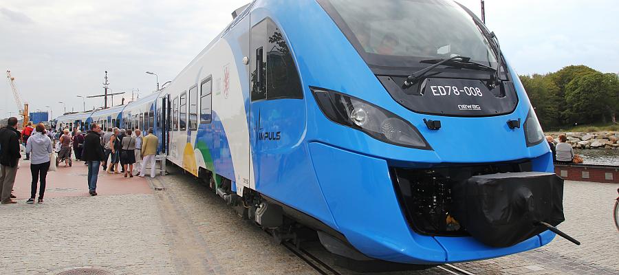 W minionym roku zakończyliśmy wymianę taboru. Dziś po torach jeżdżą nowe bądź zmodernizowane pociągi.