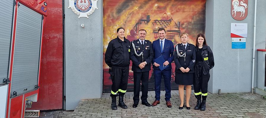 Fundusze na sprzęt i umundurowanie dla OSP w Kłaninie.