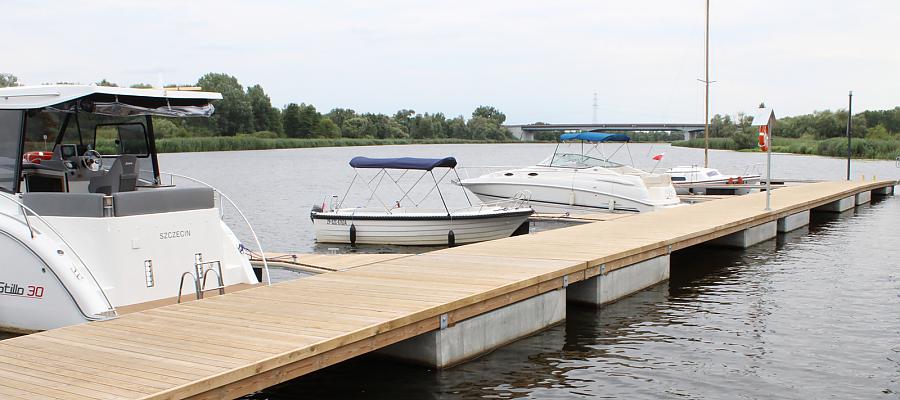 Przystań kajakowa w Siadle Dolnym w gminie Kołbaskowo - fot. Grzegorz Smolicz. 