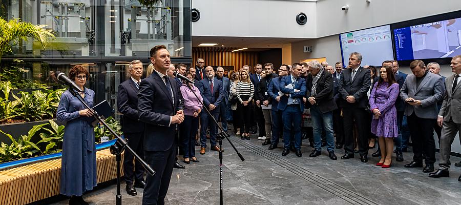 - Chcieliśmy zrewitalizować piękną część Szczecina i zrobić coś bardzo nowoczesnego, ekologicznego. To się udało dzięki Funduszom Europejskim - mówił Marszałek Województwa Zachodniopomorskiego Olgierd Geblewicz podczas oficjalnego otwarcia obiektu.